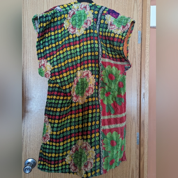 Kantha Bae Ruana - Picture 2 of 4